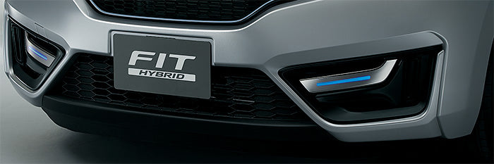 HONDAホンダFITフィットホンダ純正ロアガーニッシュフロントサテン調メッキ/スモールライト連動LEDイルミネーション(ブルー)付[対応年式2016.1～次モデル]