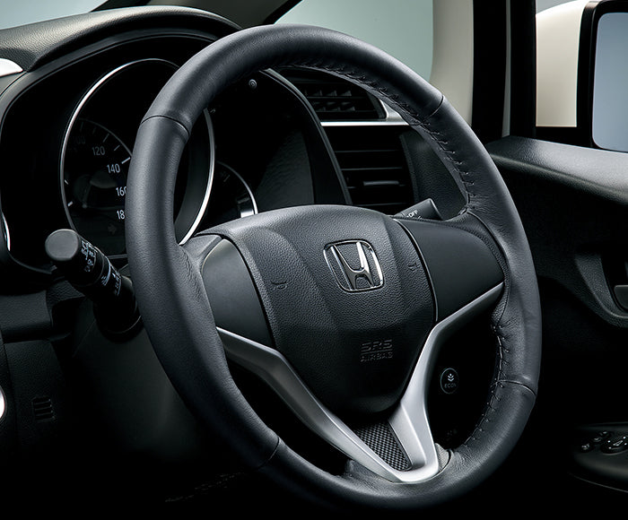 HONDAホンダFITフィットホンダ純正ステアリングホイールカバー(ブラック本革製)[対応年式2016.1～次モデル]